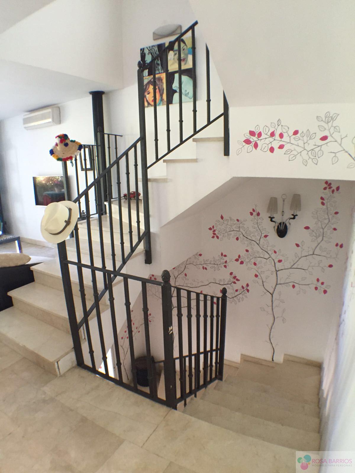 For sale of villa in Nueva Andalucía