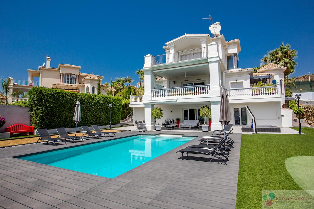 Venta de villa en Nueva Andalucía