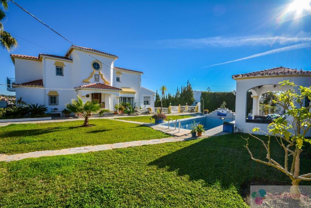 Zu verkaufen von villa in
 Estepona