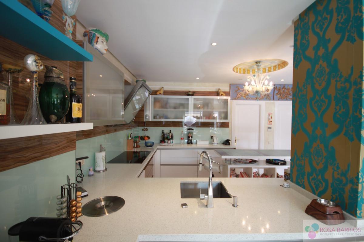 For sale of villa in Guadalmina Baja