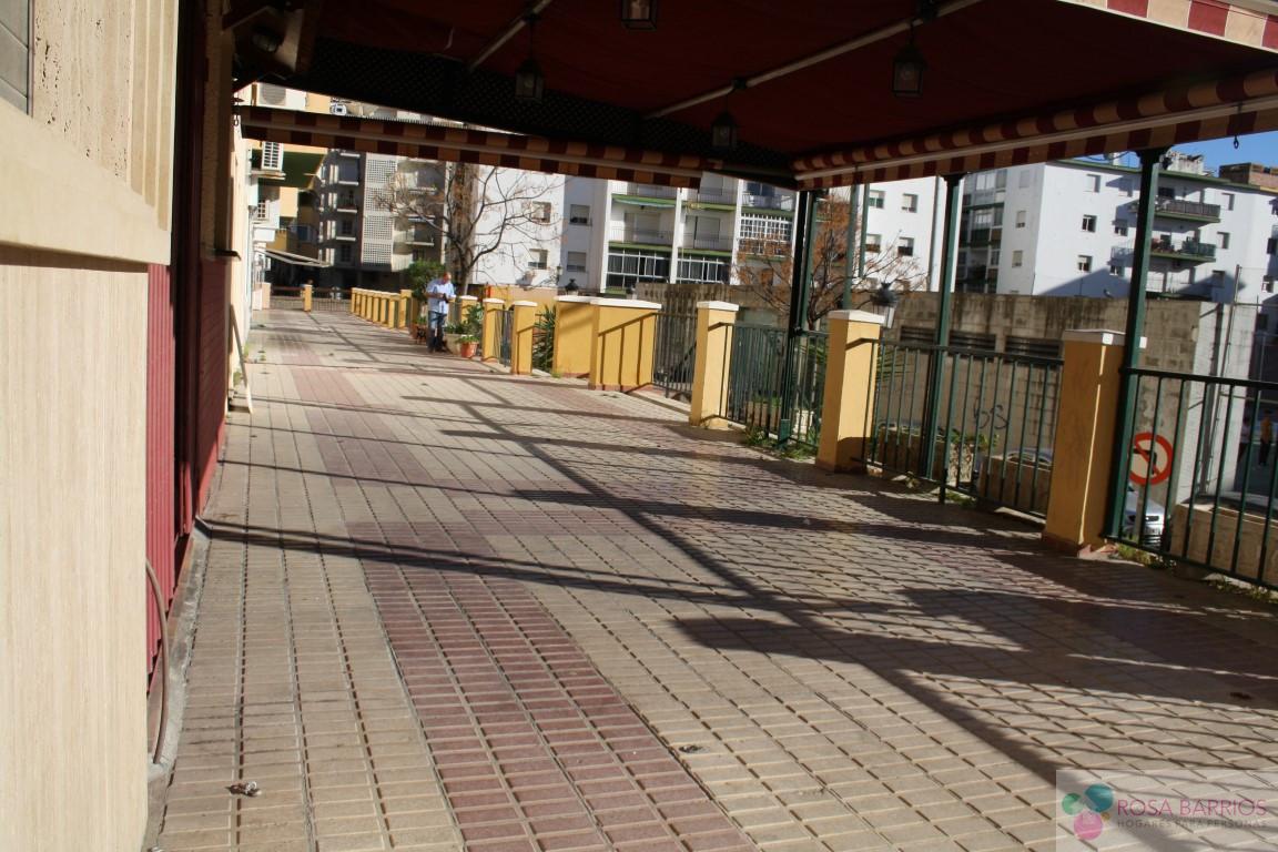For sale of commercial in Estepona