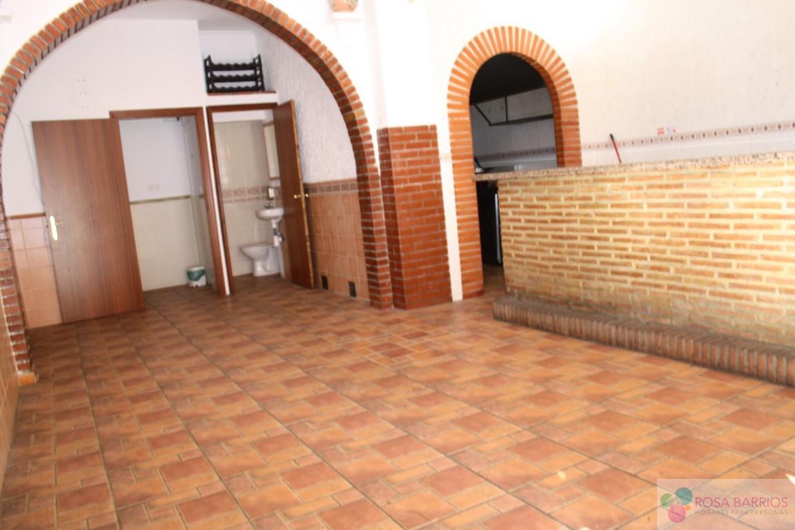 For sale of commercial in Estepona