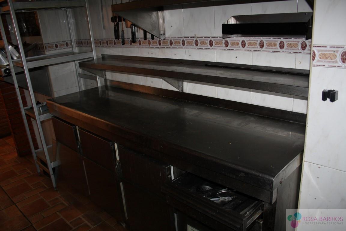 For sale of commercial in Estepona