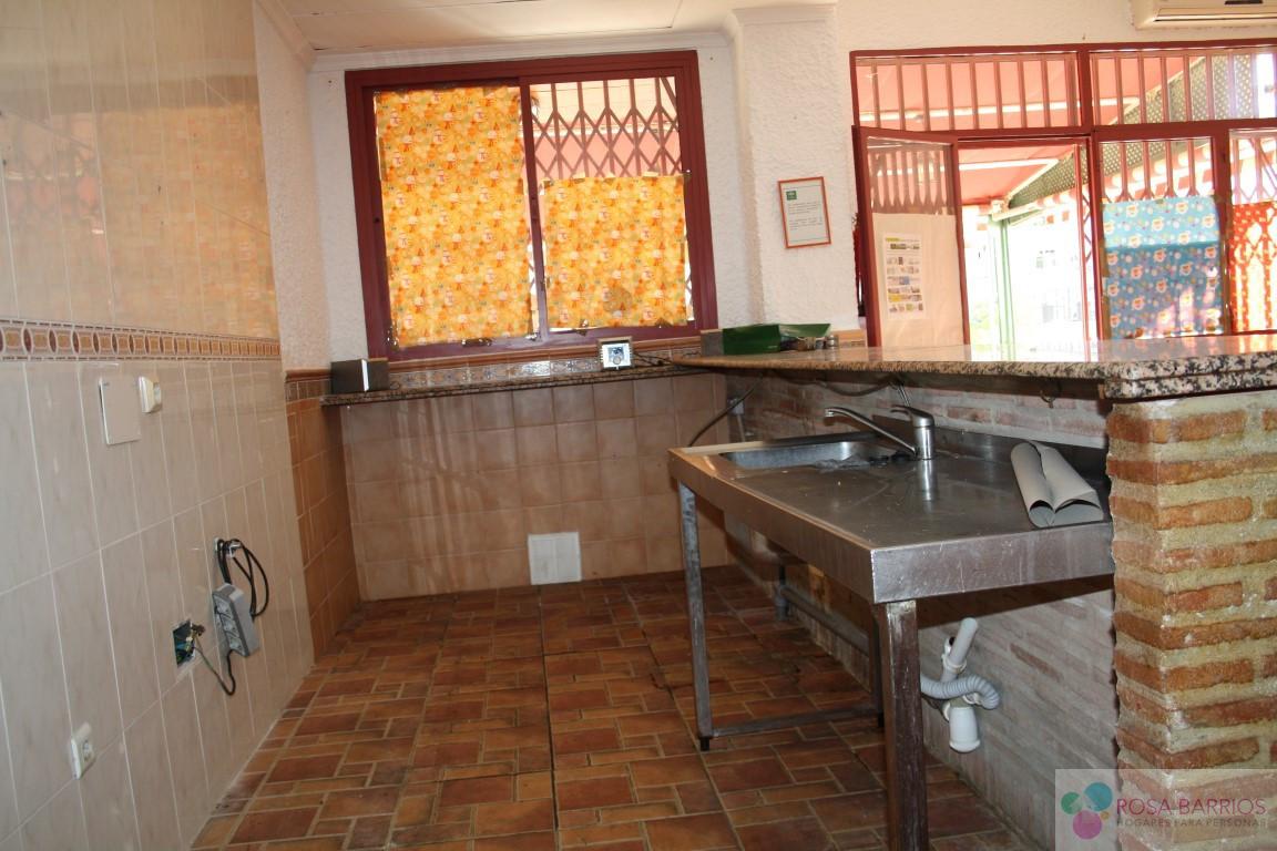 For sale of commercial in Estepona