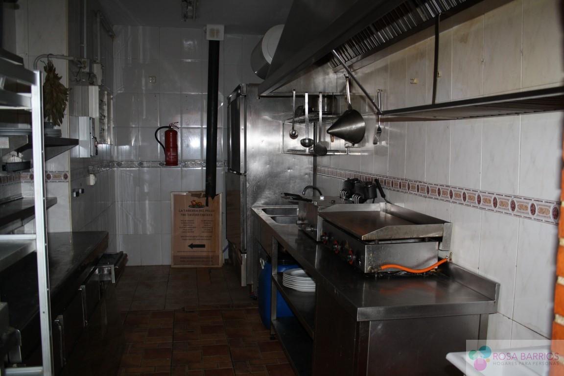 For sale of commercial in Estepona