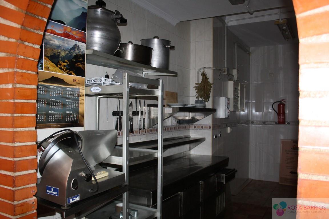 For sale of commercial in Estepona