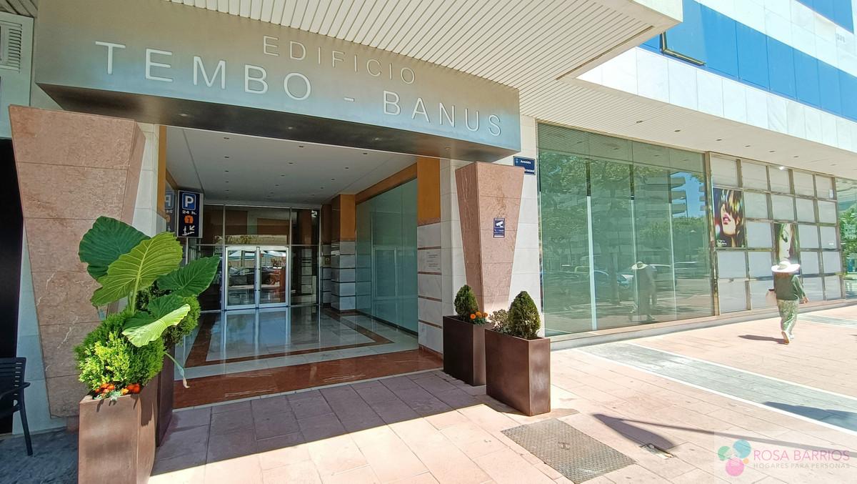 Venta de local comercial en Puerto Banús
