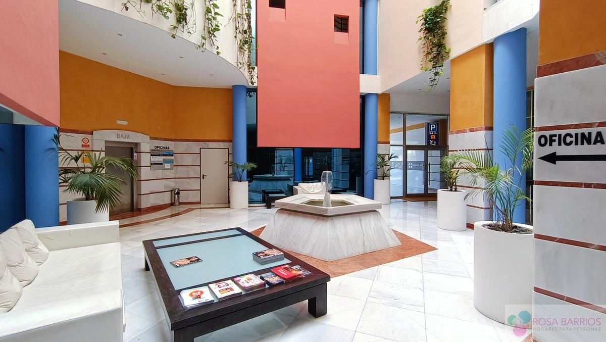 Venta de local comercial en Puerto Banús