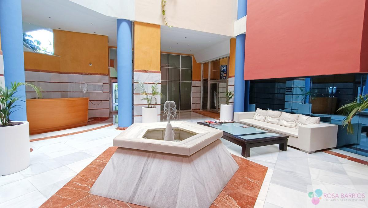 Venta de local comercial en Puerto Banús