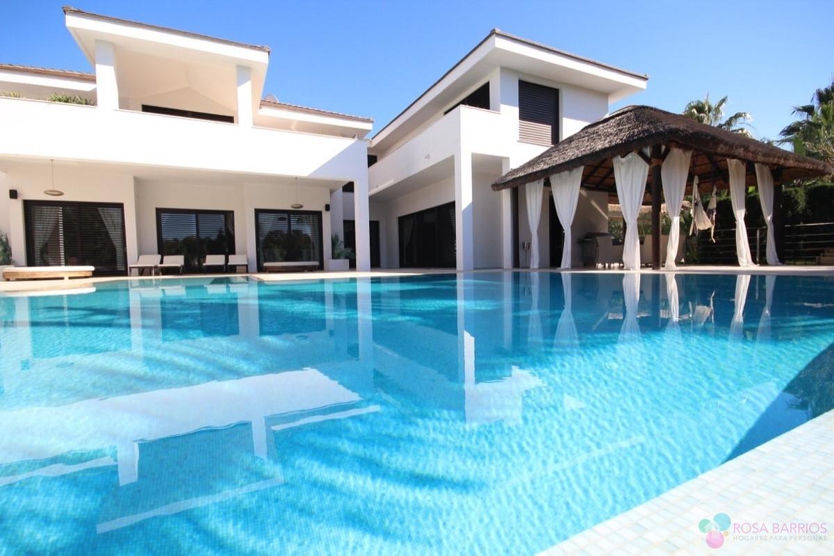 Zu verkaufen von villa in
 Guadalmina Baja