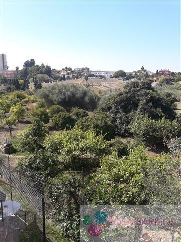 For sale of villa in Estepona