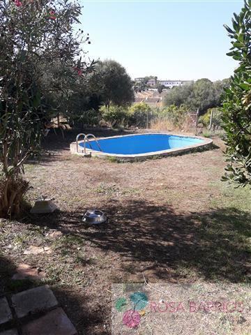 For sale of villa in Estepona
