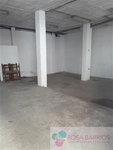 For sale of commercial in Estepona