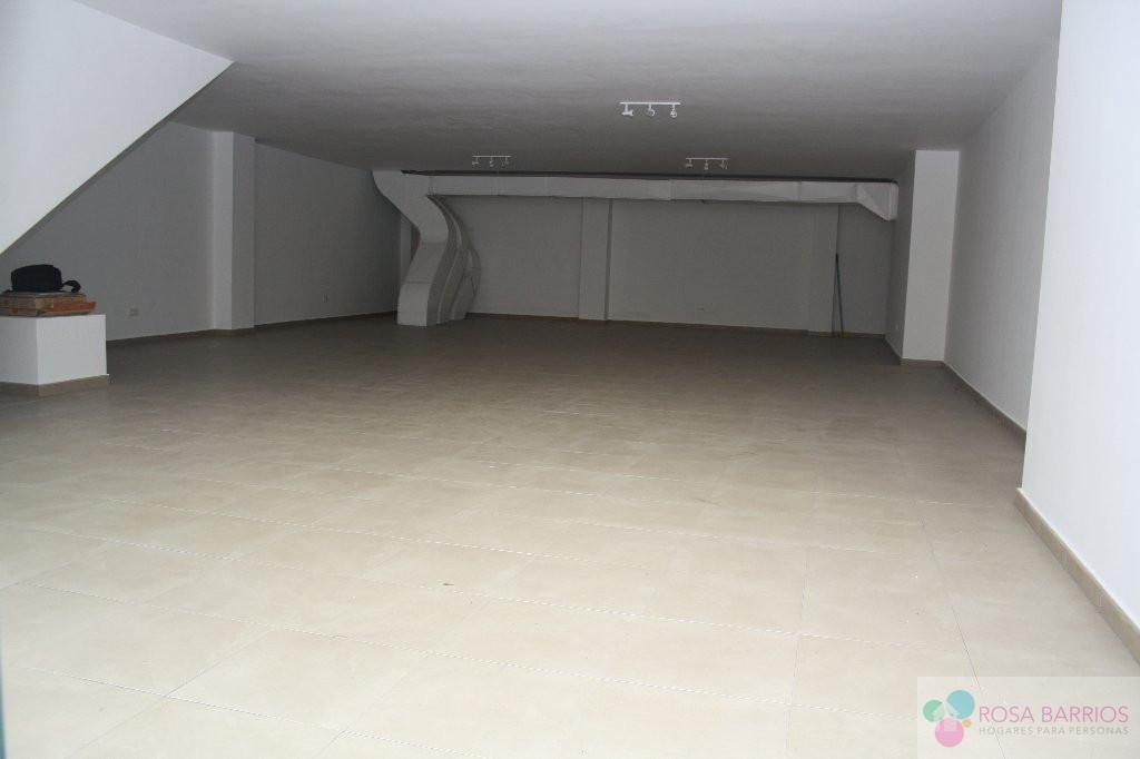 For sale of commercial in Estepona