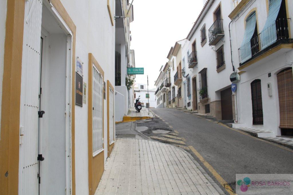 For sale of commercial in Estepona