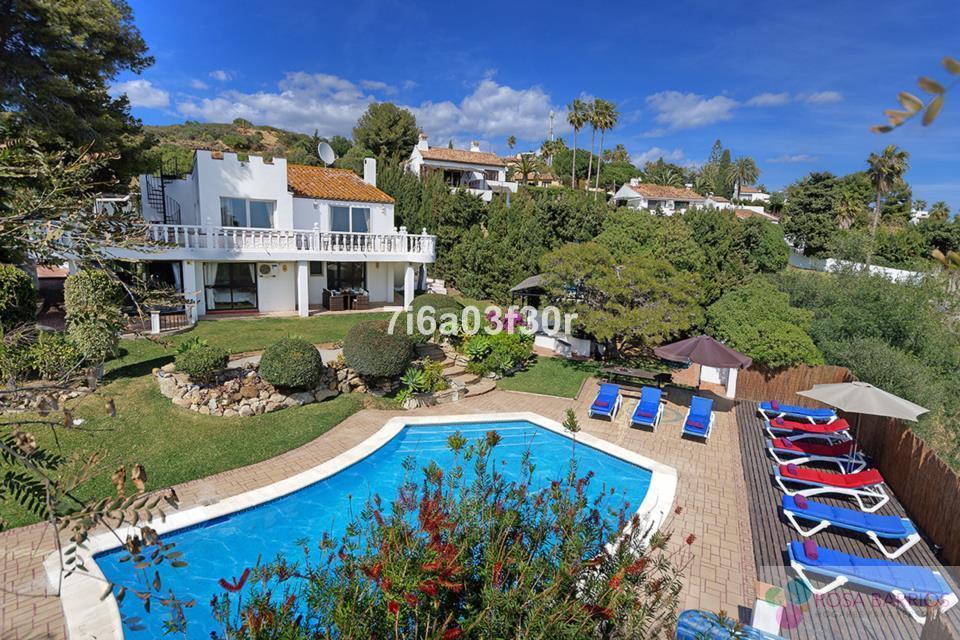 Zu verkaufen von villa in
 Estepona