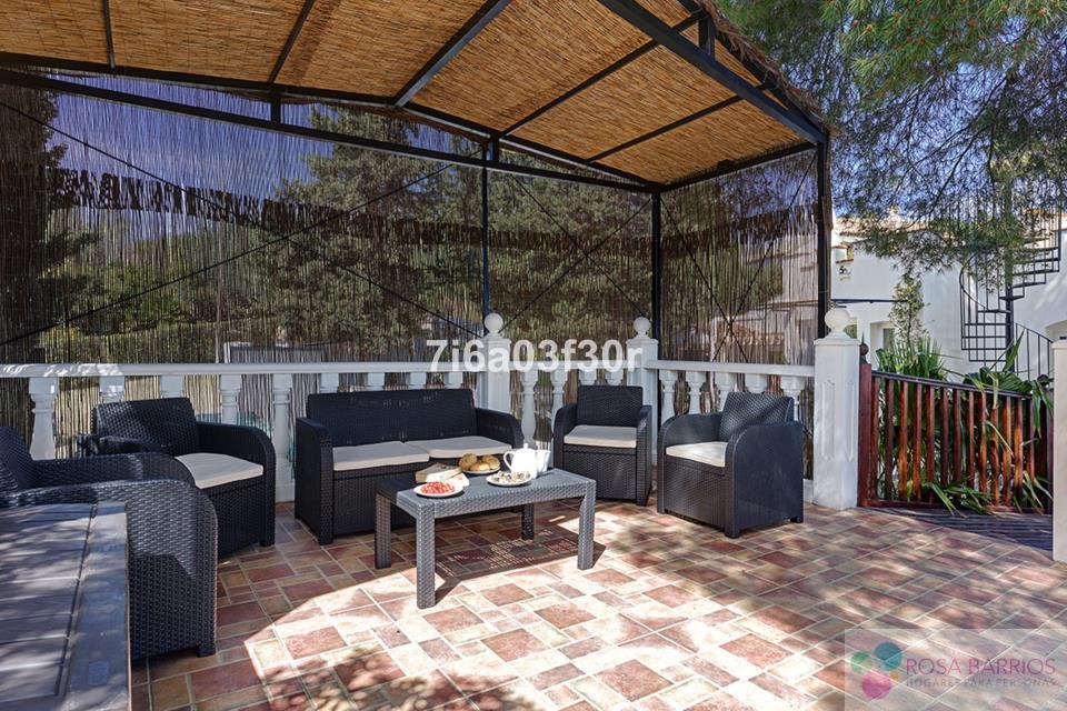 Zu verkaufen von villa in
 Estepona