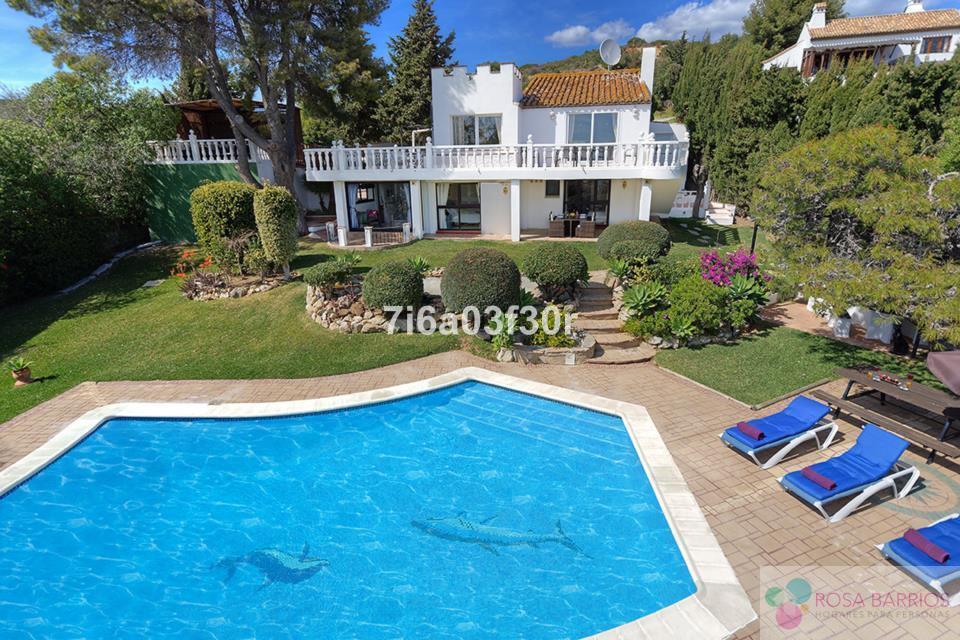 Zu verkaufen von villa in
 Estepona