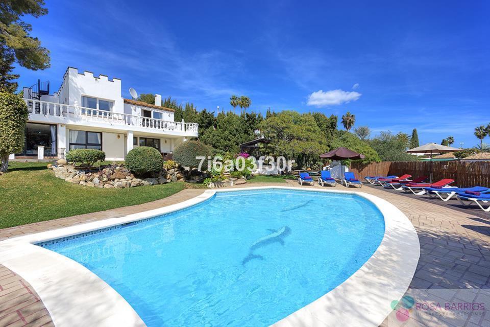 Zu verkaufen von villa in
 Estepona