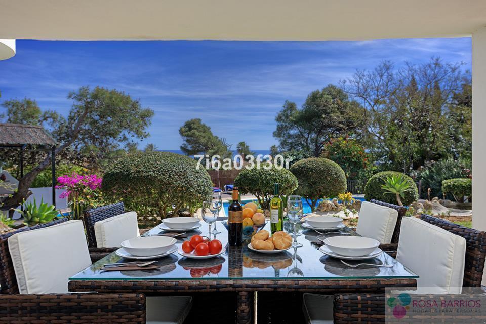 Zu verkaufen von villa in
 Estepona