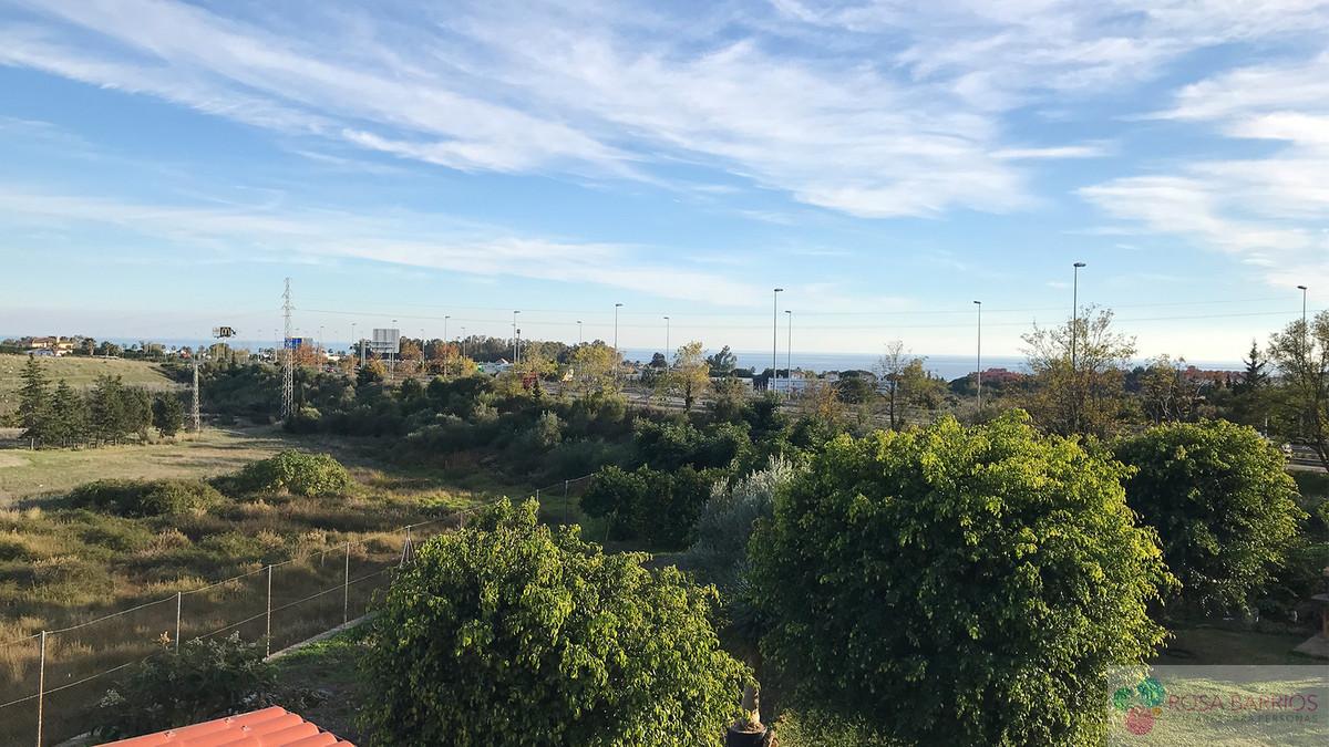 For sale of villa in Estepona