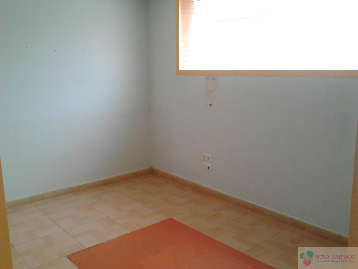For sale of commercial in Estepona
