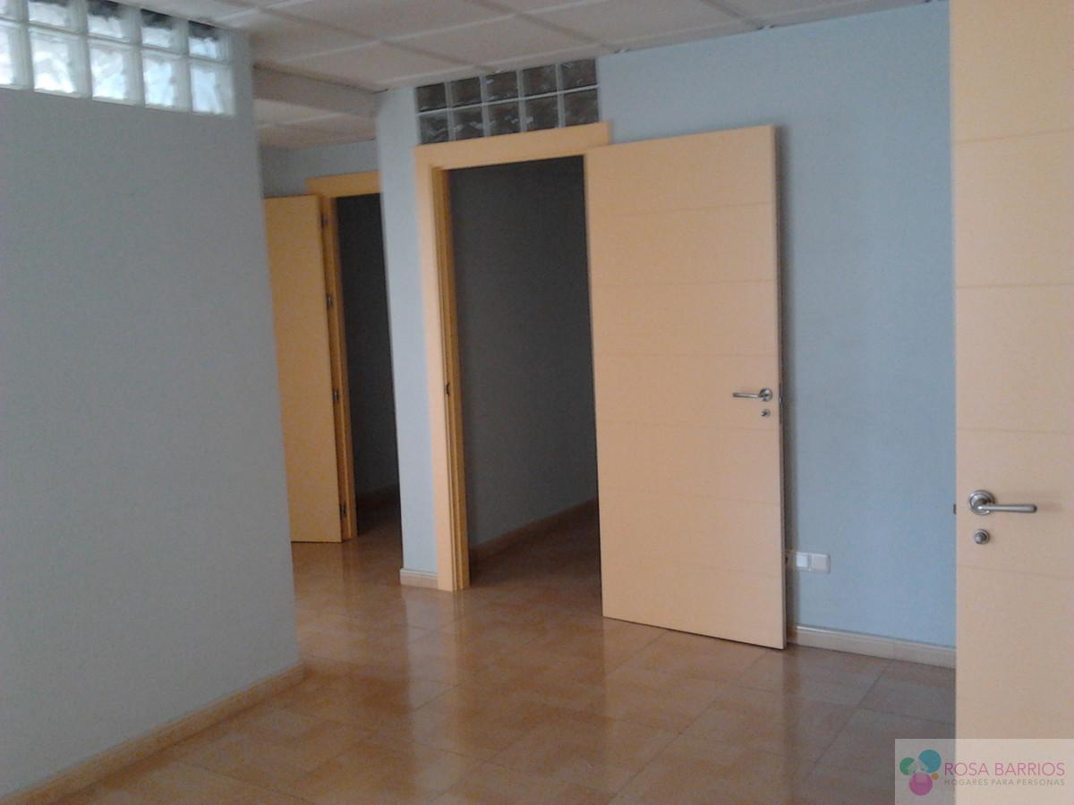 For sale of commercial in Estepona