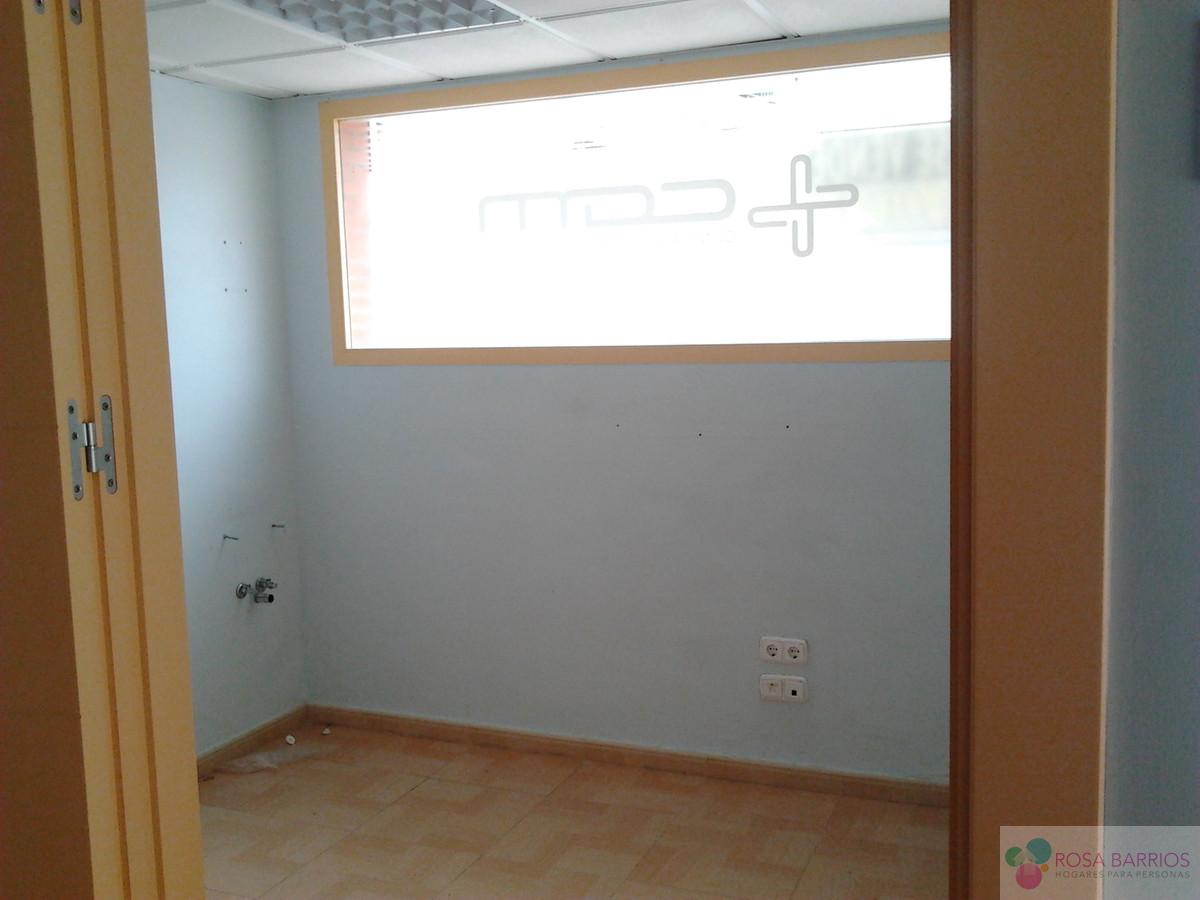 For sale of commercial in Estepona