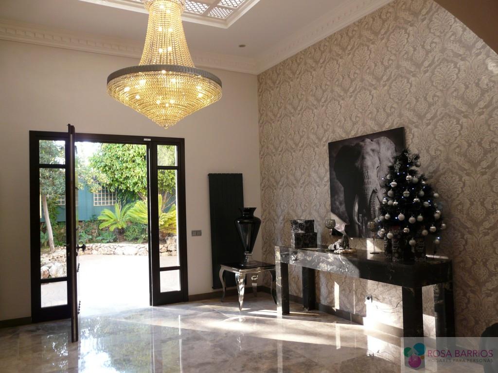For sale of villa in Estepona