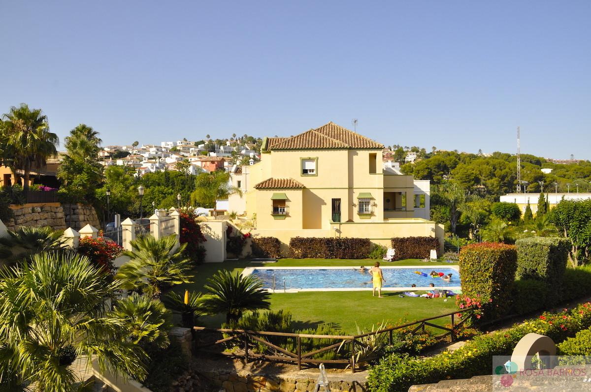 Zu verkaufen von villa in
 Estepona