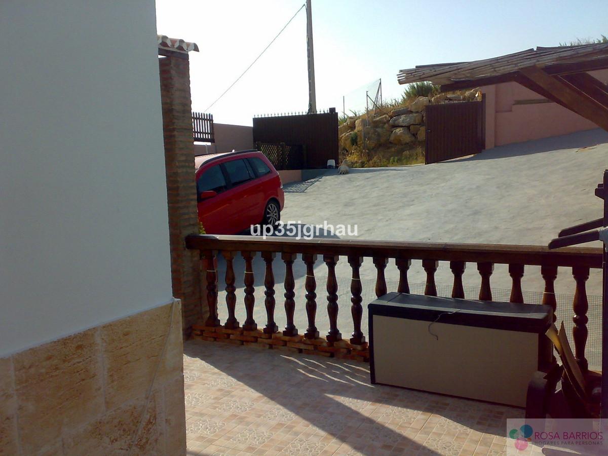 For sale of villa in Estepona