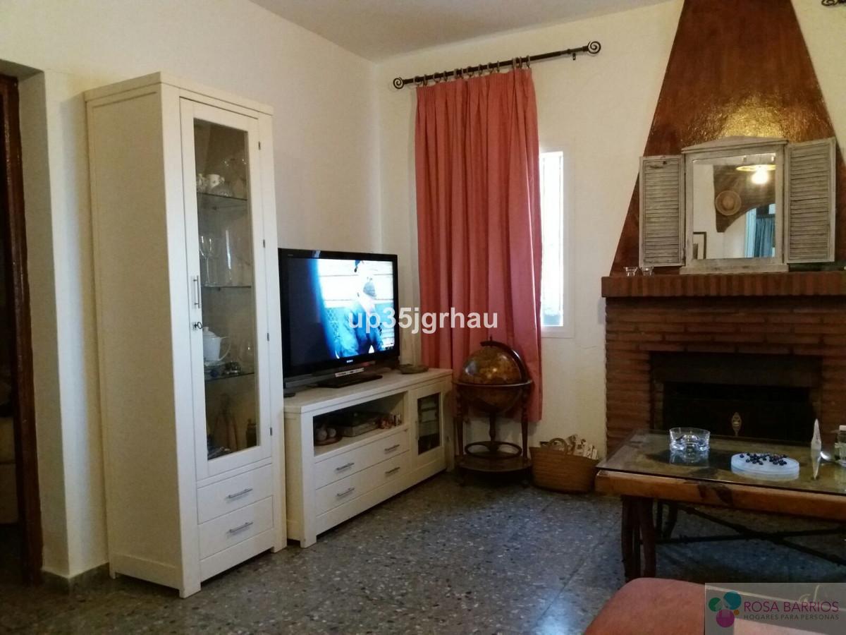 For sale of villa in Estepona