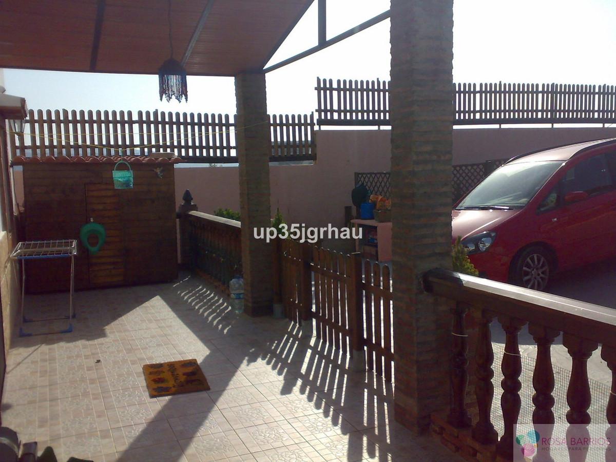 For sale of villa in Estepona