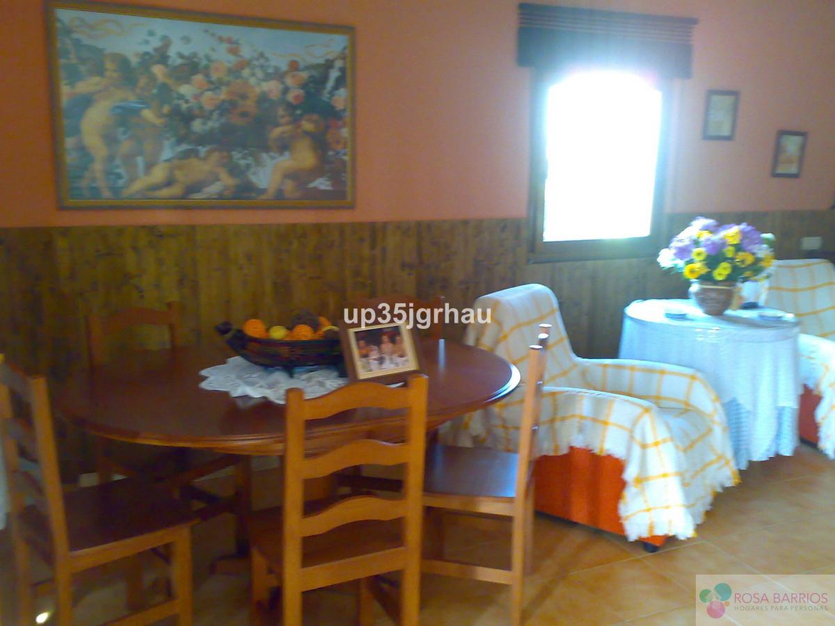 For sale of villa in Estepona