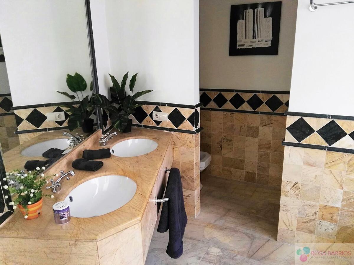 For sale of apartment in Estepona