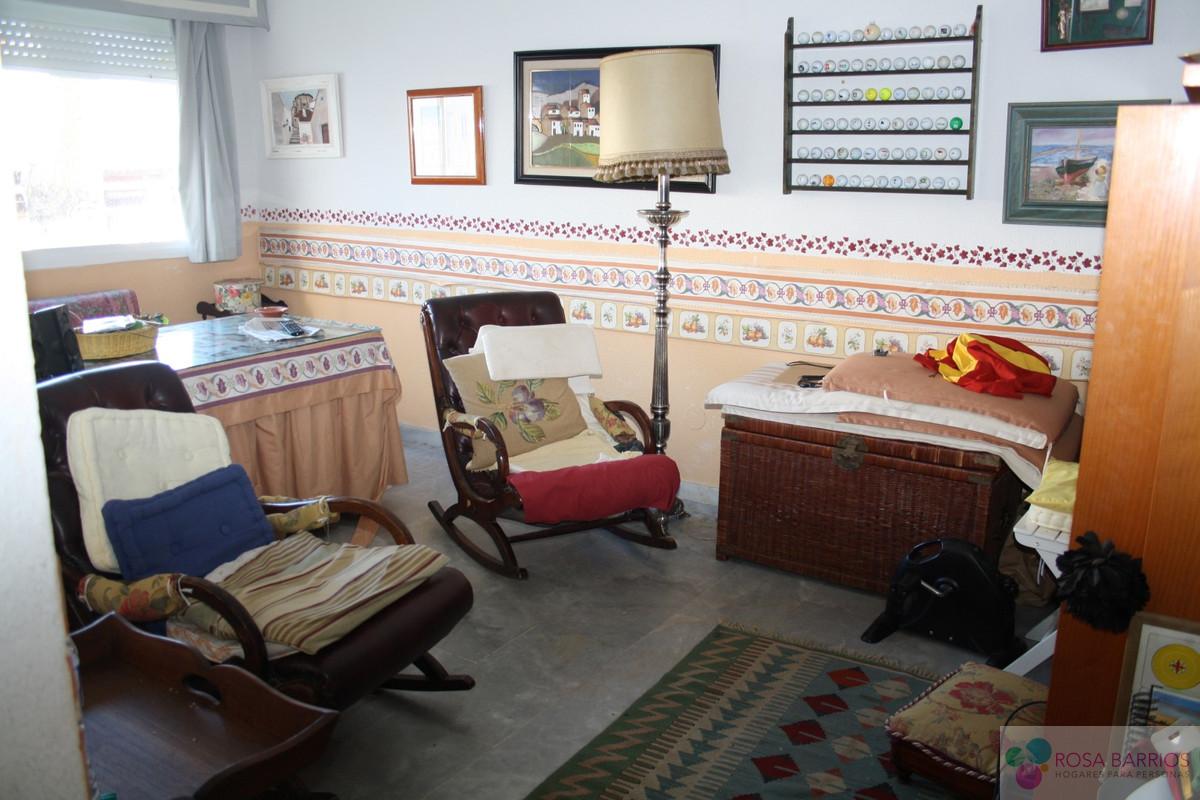 For sale of villa in Estepona