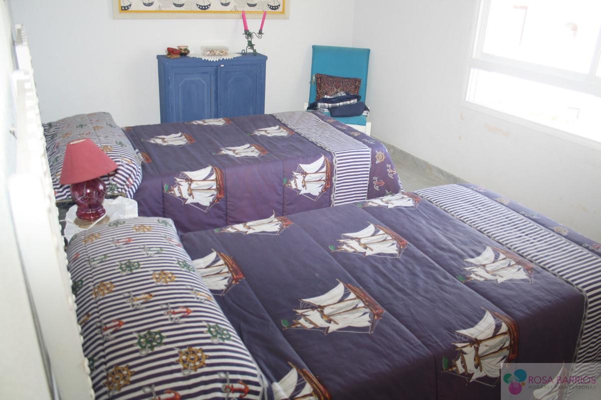 For sale of villa in Estepona