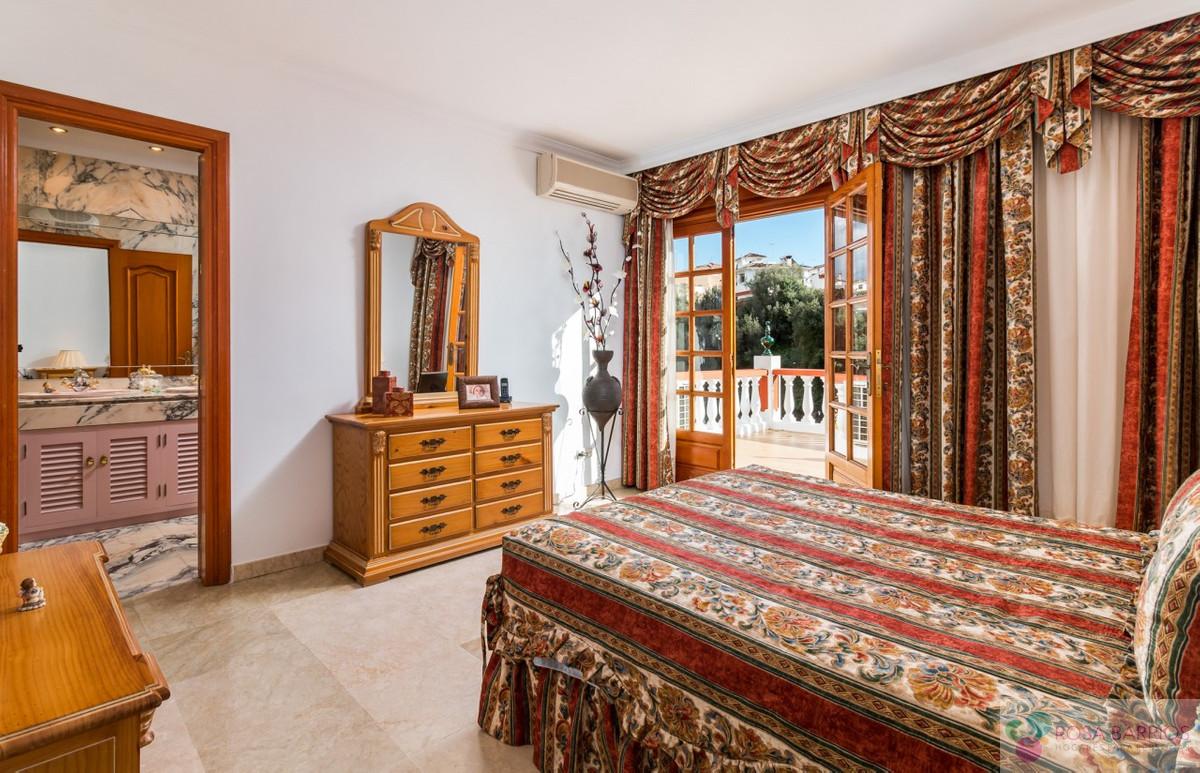 For sale of villa in Marbella