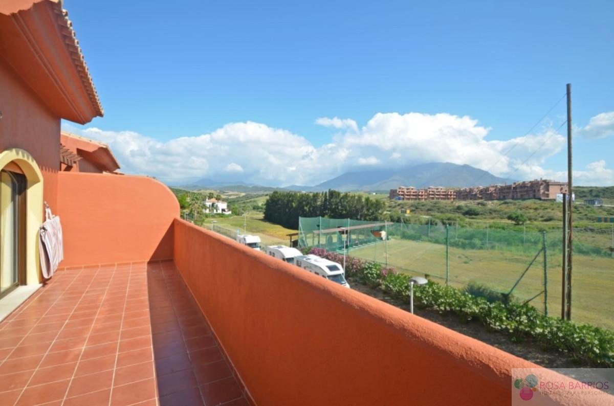 For sale of penthouse in Estepona
