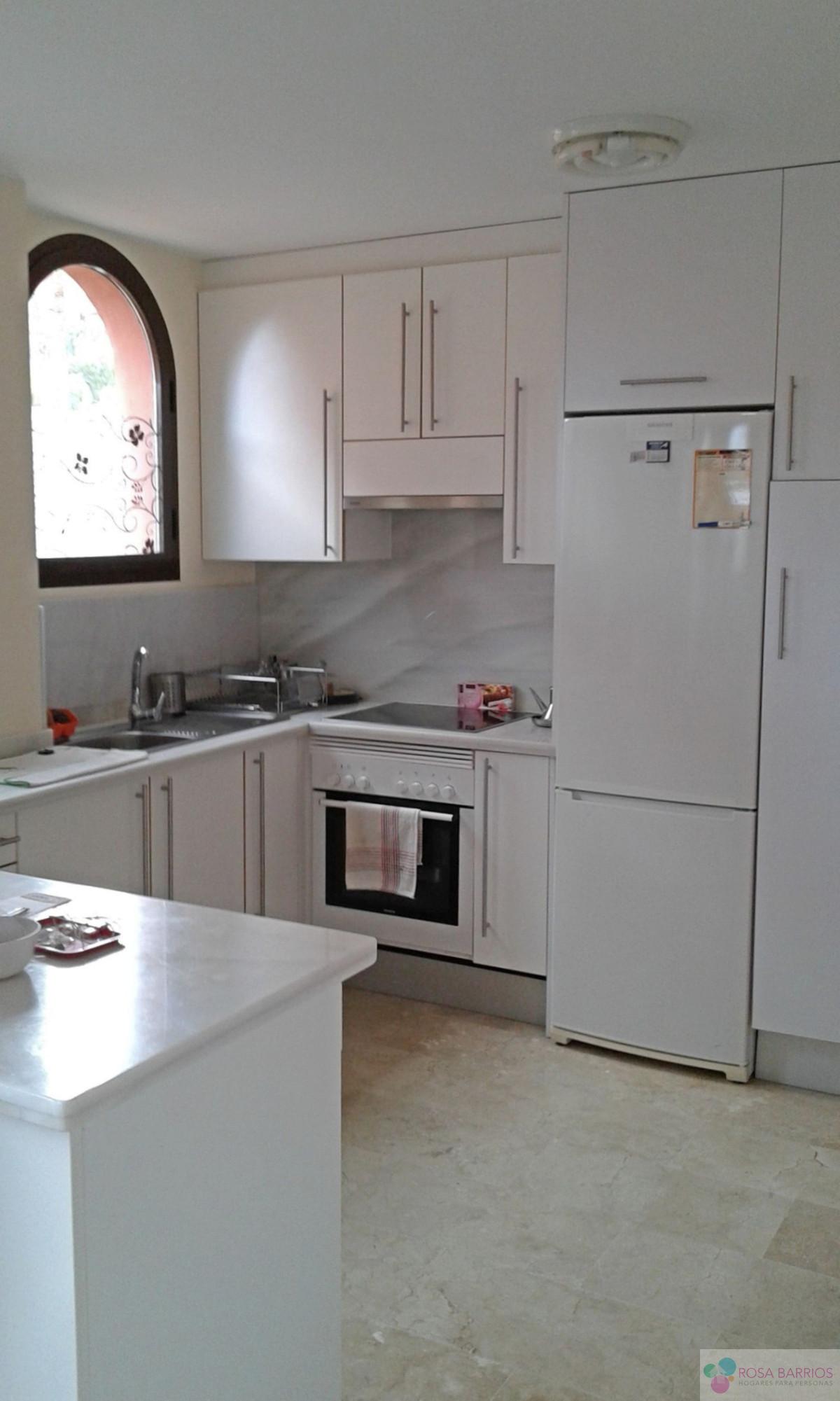 For sale of penthouse in Estepona