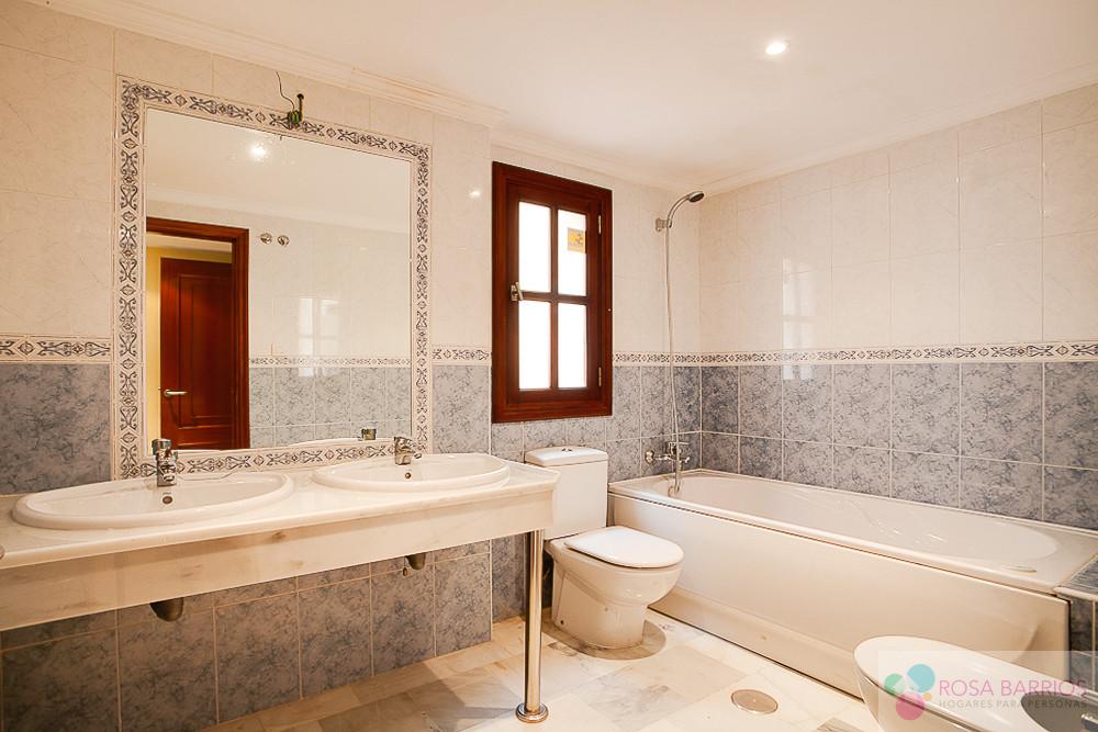 For sale of apartment in Estepona