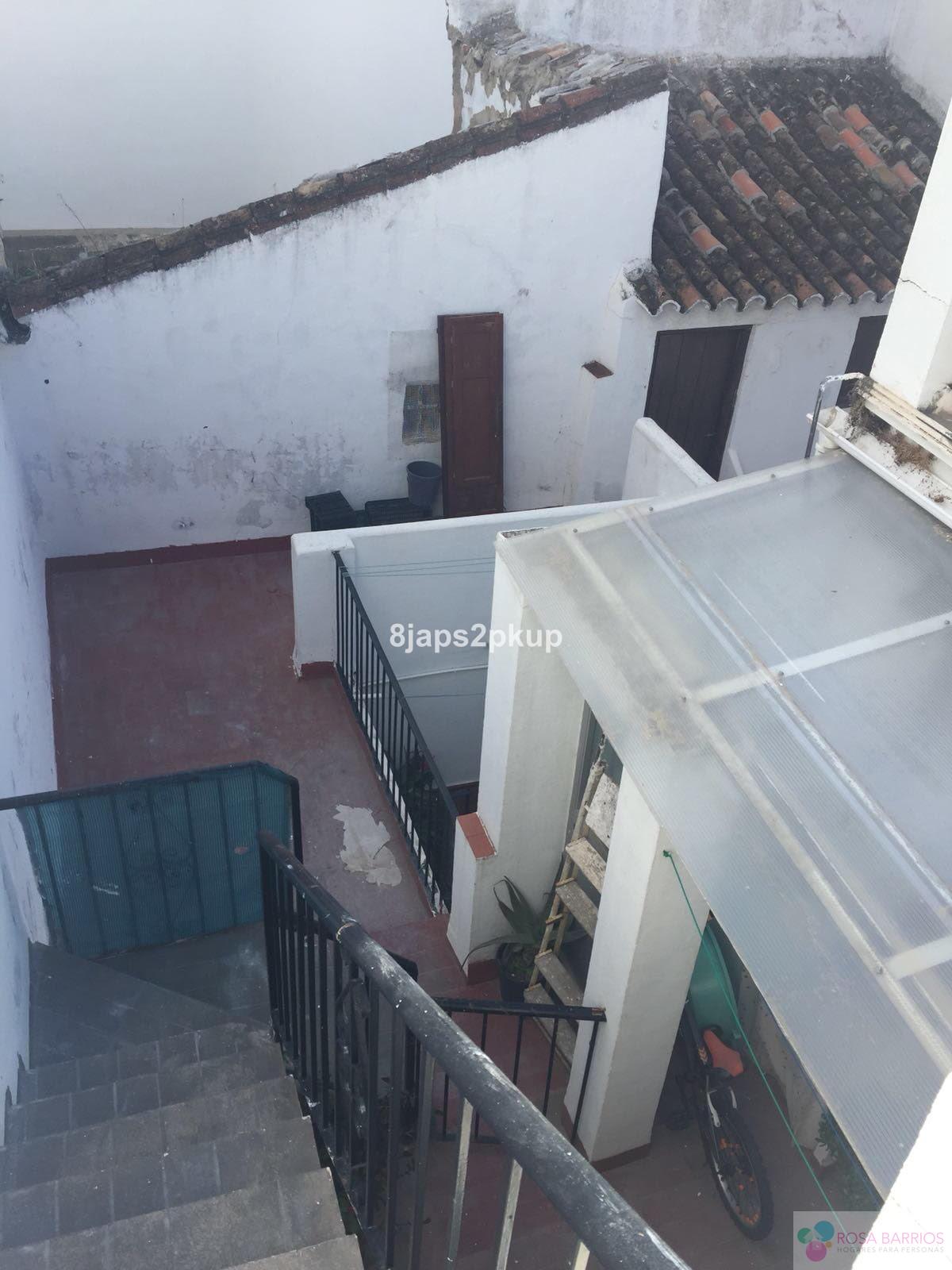 For sale of villa in Estepona