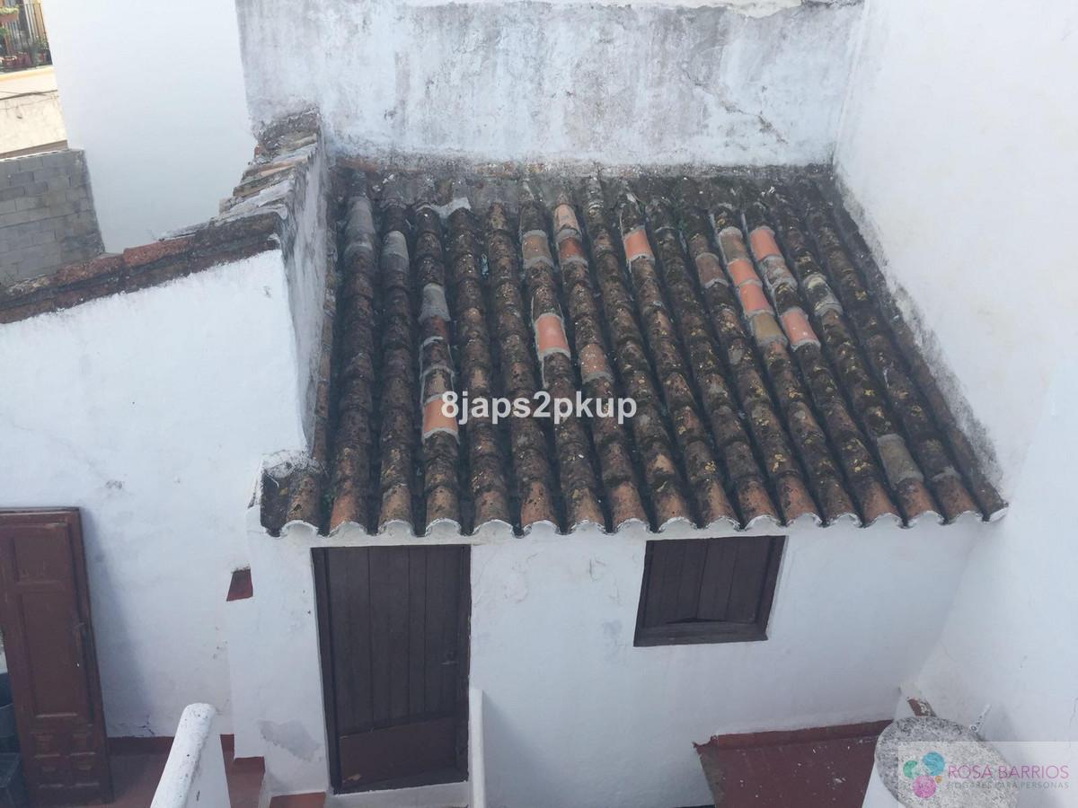 For sale of villa in Estepona