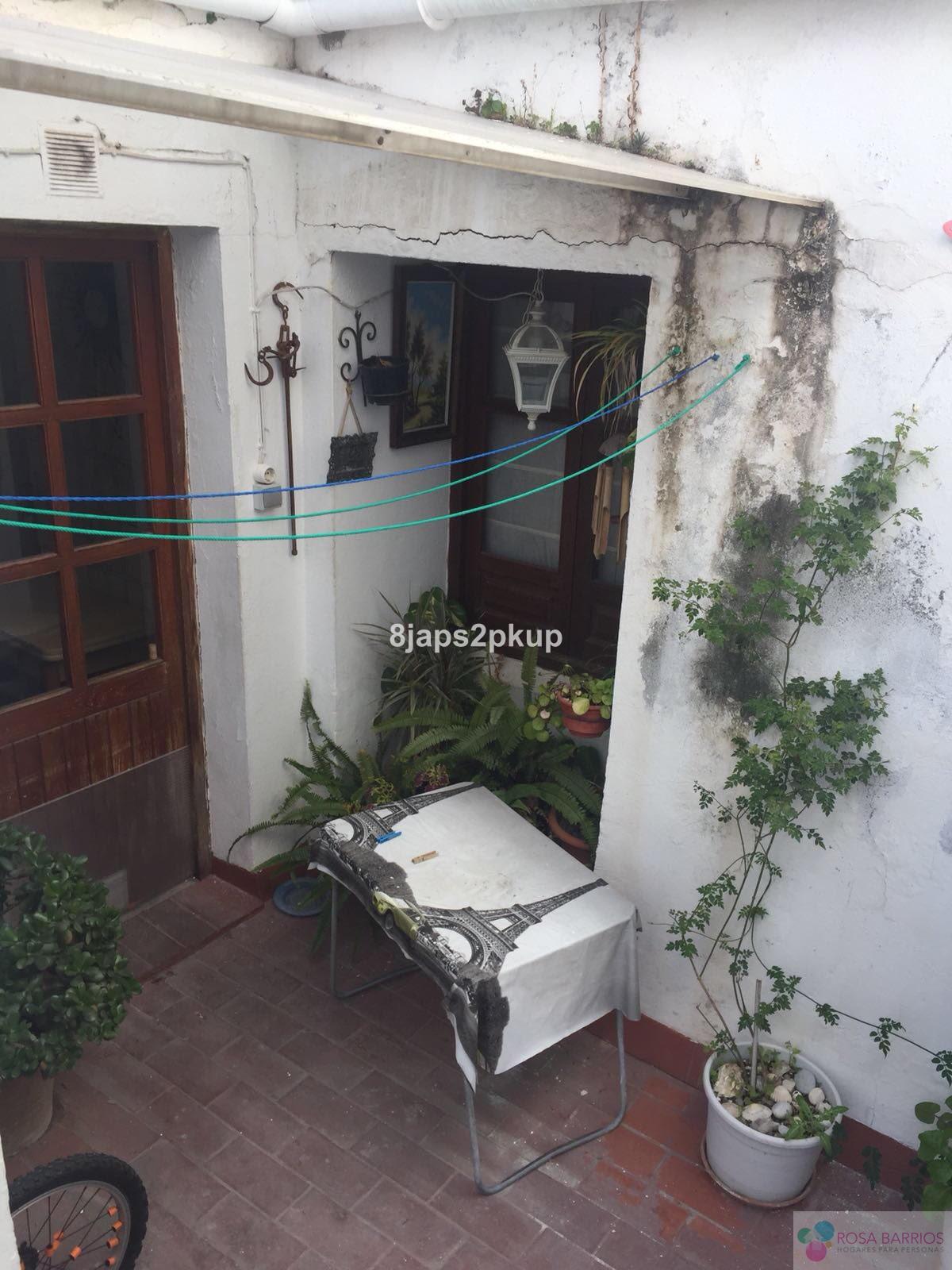 For sale of villa in Estepona