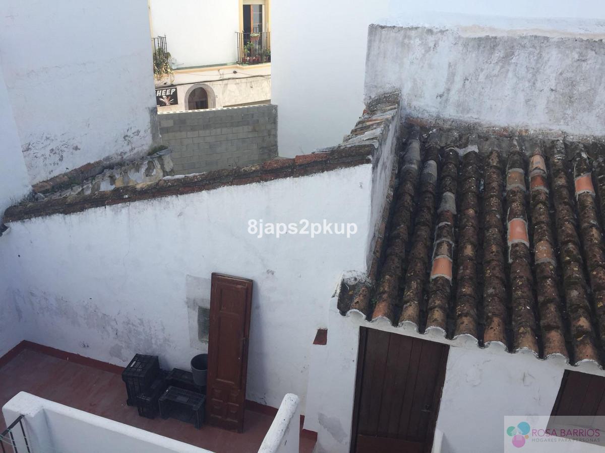 For sale of villa in Estepona