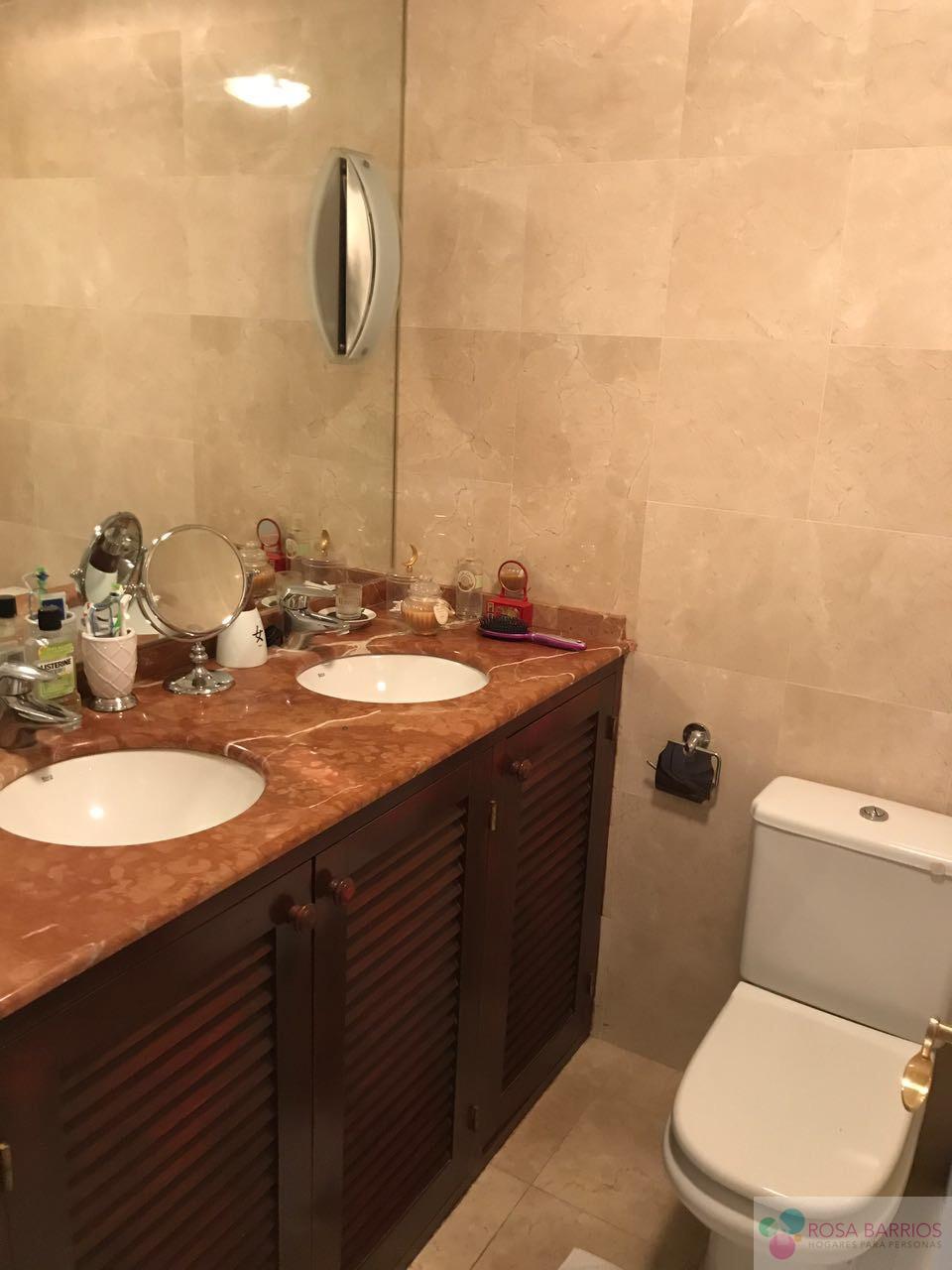 For sale of apartment in Nueva Andalucía