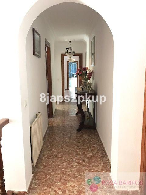 For sale of villa in Estepona