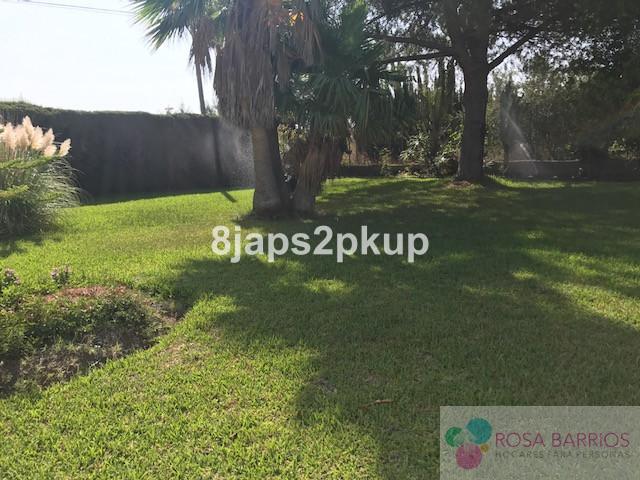 For sale of villa in Estepona
