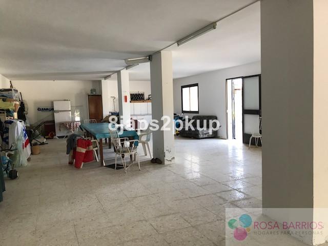 For sale of villa in Estepona