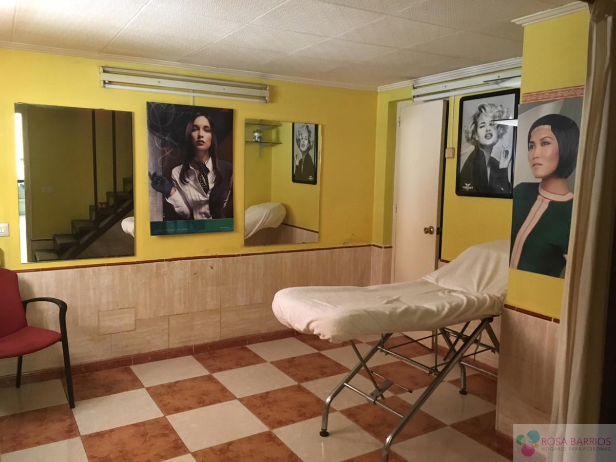 For sale of commercial in Estepona